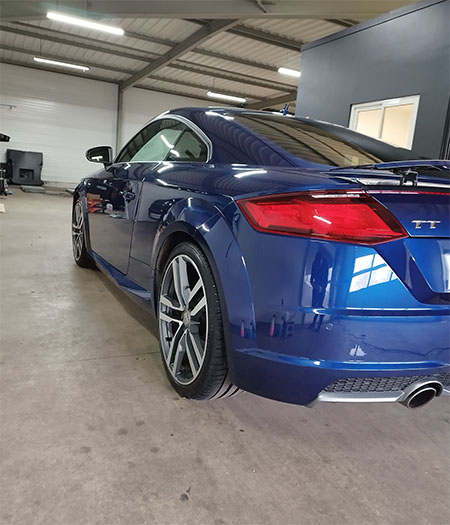 audi-tt-bleu
